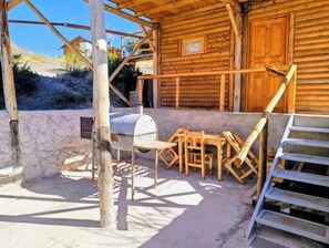 Outdoor dining - Mountain Cabin (Mendoza)