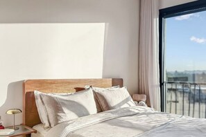 1 bedroom, iron/ironing board, WiFi, bed sheets - Chic, cozy studio just 2 minutes from Anfa Park and CFC. (Casablanca)