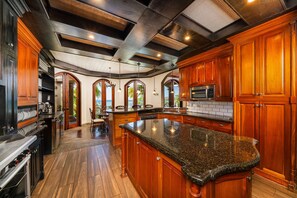 Fridge, microwave, oven, stovetop - Casa Taj*beachfront*chef service*housekeeping*6 BR (Potrero)