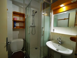 Hair dryer - Charming apartment in La Bourboule, for 4 people, wifi included (La Bourboule)