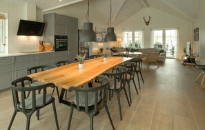 Dining - Nice home in Grenaa with sauna (Grenaa)