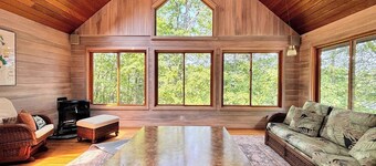 Lakefront Cabin Escape  Pristine Waters & Fall Foliage