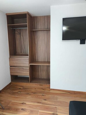 Standard Room | WiFi (free), bed sheets - Hotel Sicilia (Aguascalientes)