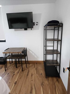 Superior Quadruple Room | Free WiFi, bed sheets - Hotel Sicilia (Aguascalientes)