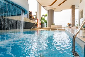 Outdoor pool, a heated pool - Luxury Couples Oasis Penthouse w/ Daily Cleaning + Private Terrace + Views (Cartagena de Indias)