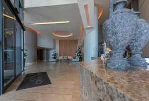 Lobby - Luxury Couples Oasis Penthouse w/ Daily Cleaning + Private Terrace + Views (Cartagena de Indias)