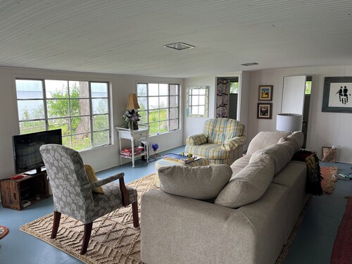 Bayfront Door County cottage,private acre,eagles, wildlife, peaceful sunsets