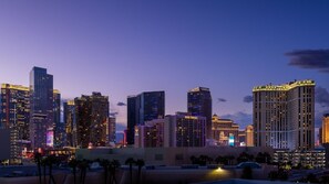 Unclassified image, 4 of 20, button - 2 bdrm on strip no resort fees (Las Vegas)