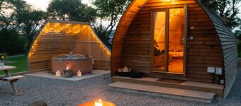 Luxury Cosy Cabin with Hot Tub in Rural Yorkshire