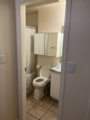 Unclassified image, 4 of 7, button - Private Bathroom, Queen-sized Bed, on Second Floor (Richmond)