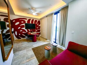 TV - CHI’CHI’ Vibrant 2BR | Rooftop Pool in Aldea Zama (Tulum)