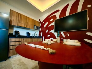 Fridge, microwave, stovetop, coffee/tea maker - CHI’CHI’ Vibrant 2BR | Rooftop Pool in Aldea Zama (Tulum)
