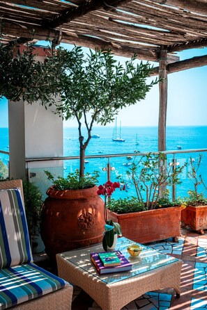 Room, 1 Bedroom, Balcony, Mountain View | Sundeck - Room-charming Panoramic Suite in the Cen (Positano)