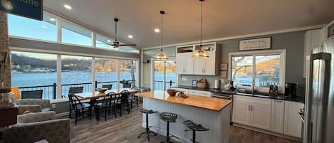 House, Multiple Beds, Patio (Lucky Duck) | Living area