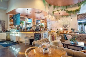 Bar (on property) - The Palms of Destin 11017 (Destin)