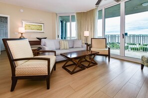 Living area - The Palms of Destin 11017 (Destin)
