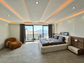 3 habitaciones, tabla de planchar con plancha, internet y ropa de cama 
