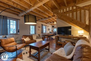 Fernseher, Kamin