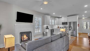 Televisie en een open haard