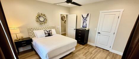 3 bedrooms, desk, iron/ironing board, free WiFi