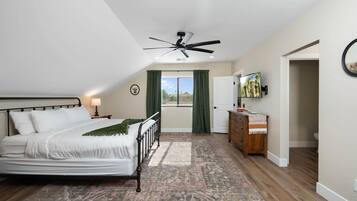 3 habitaciones, escritorio, tabla de planchar con plancha y wifi gratis