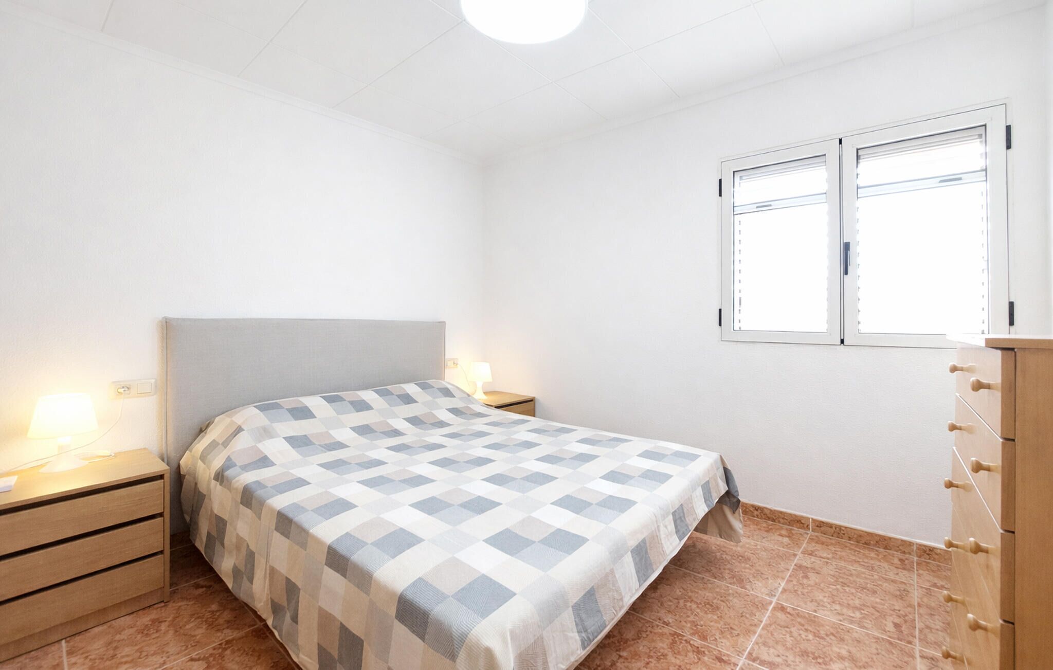 Travel crib, free WiFi