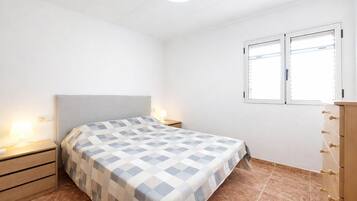 Travel crib, free WiFi