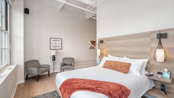 Apartment, Multiple Beds, Kitchen, City View (The 333 Suites 2nd Floor Retreat) | 3 bedrooms, individually decorated, individually furnished