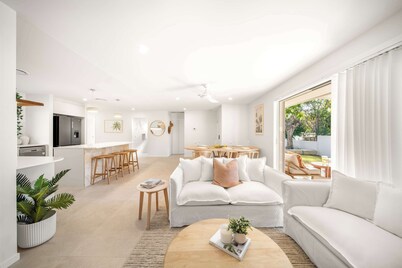 Solara Escape Mooloolaba, Pool + Dog-Friendly Home