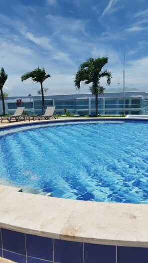 Utomhuspool