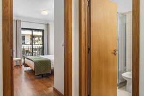 1 bedroom, iron/ironing board, WiFi, bed sheets - Camélia's Apartment I –  Modern in Funchal (Funchal)