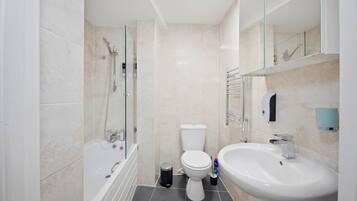 Bruser, håndklæder, Sæbe, Toiletpapir