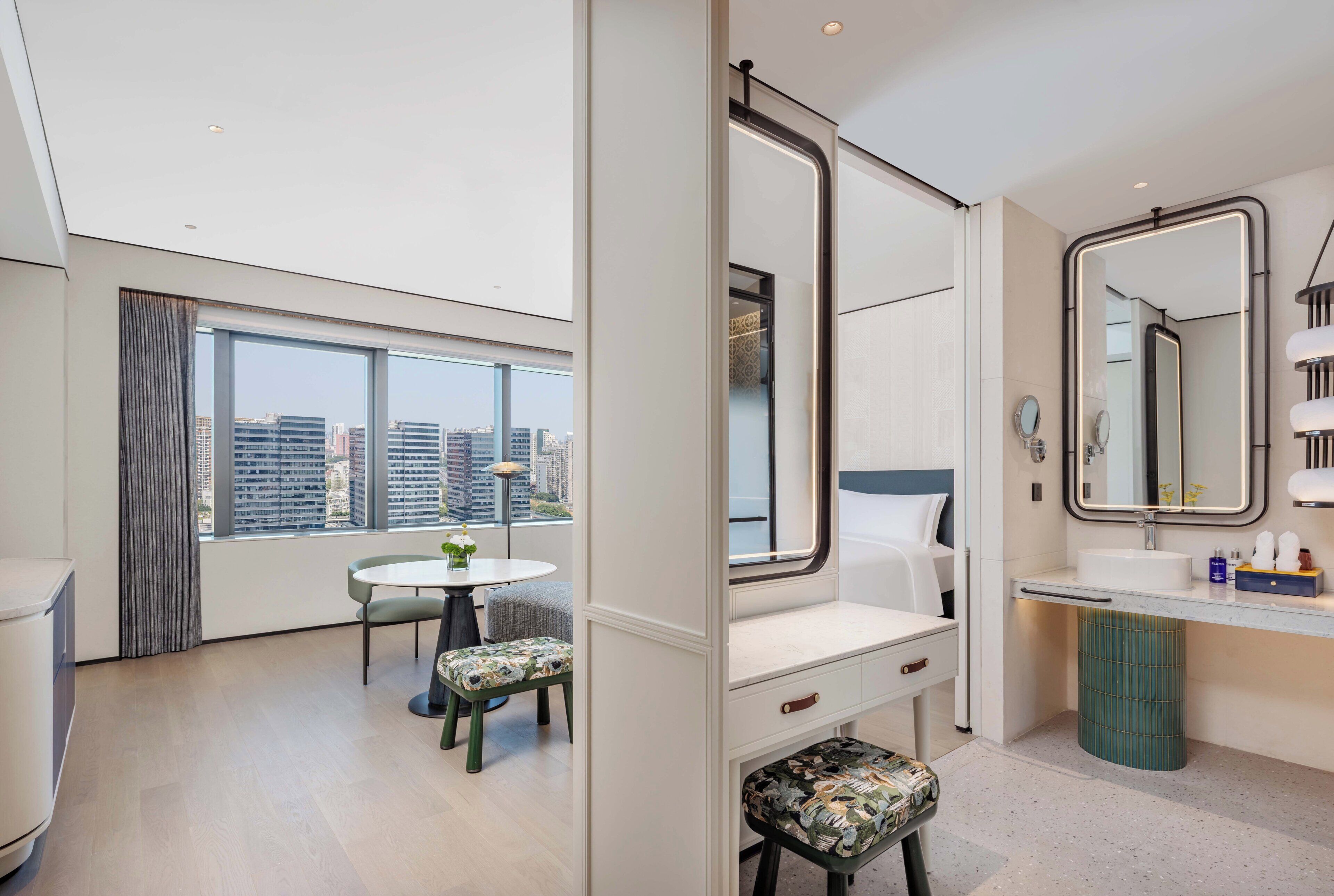 Premium Room, 1 King Bed