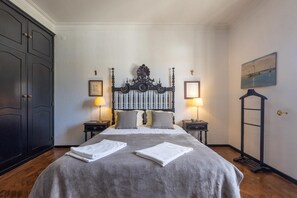 6 chambres, fer et planche à repasser, accès Internet, draps fournis