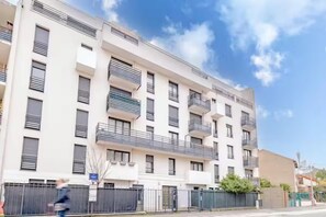 Exterior - Head in the clouds Drancy (Near Paris, CDG) (Drancy)