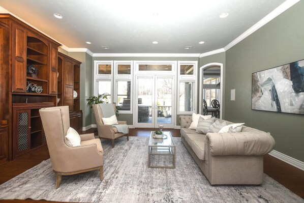 TV, fireplace, stereo, offices