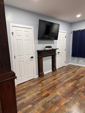 Interior - Gray Getaway (Gettysburg)