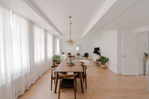 Interior - The Portland - Marylebone - by Frankie (London)