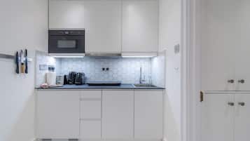 House, Multiple Beds, Kitchen, City View (FS11A (House)) | Private kitchen