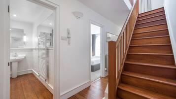 House, Multiple Beds, Kitchen, City View (FS11A (House)) | Interior