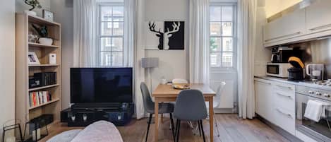 公寓, 1 张双人床和 1 张沙发床, 厨房, 城市景观 (Goodge Place 24, 1) | 客房景观