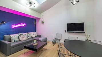 Appartement, meerdere bedden, keuken, uitzicht op stad (Long Acre 4) | Woonruimte