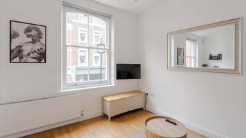 Apartment, 1 Double Bed with Sofa bed, Kitchen, City View (GTS 1, 59) | Living area