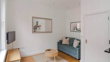 Apartment, 1 Double Bed with Sofa bed, Kitchen, City View (GTS 1, 59) | Living area