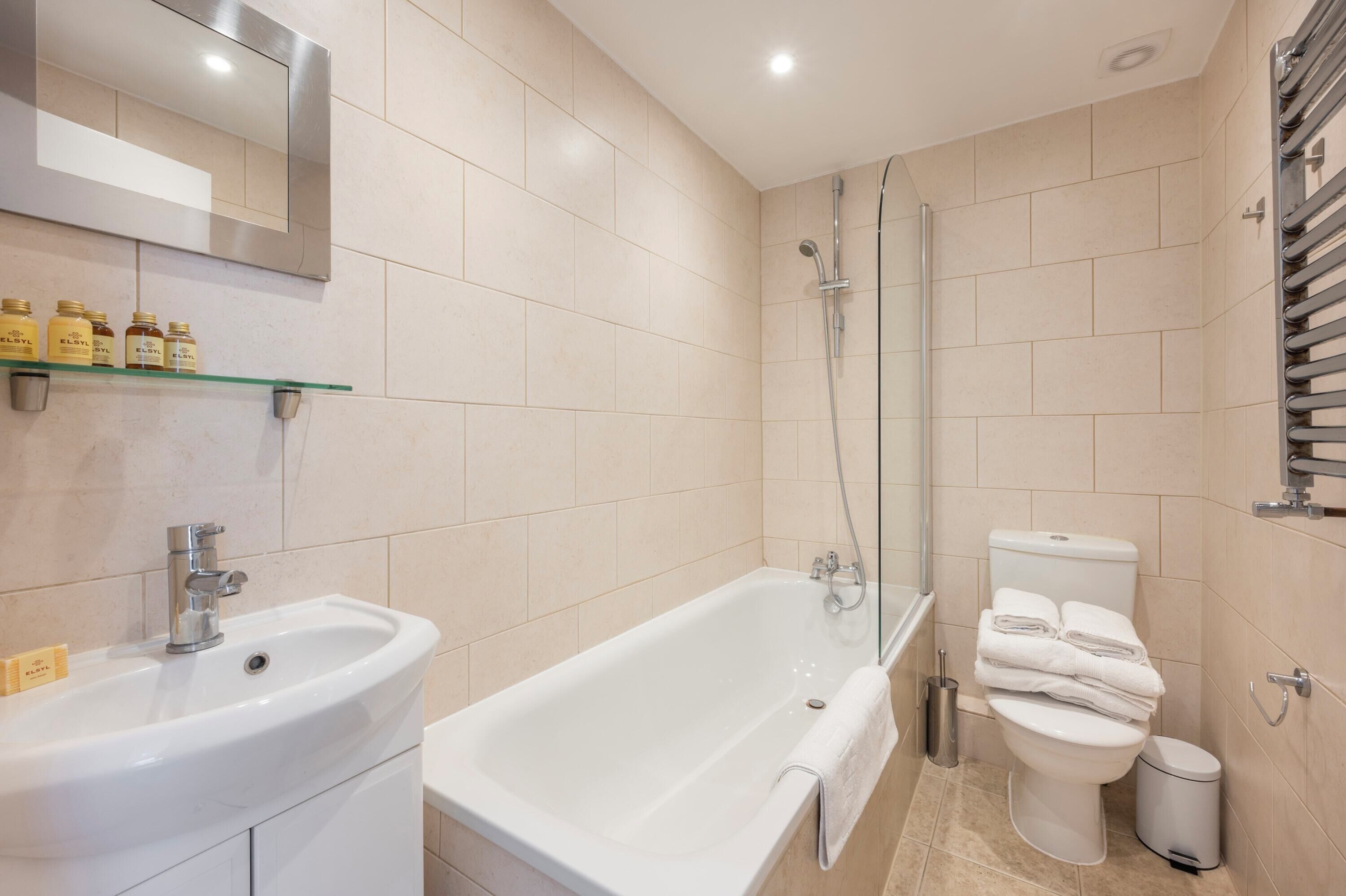 Apartment, 1 Double Bed with Sofa bed, Kitchen, City View (GTS 1, 59) | Bathroom | Towels