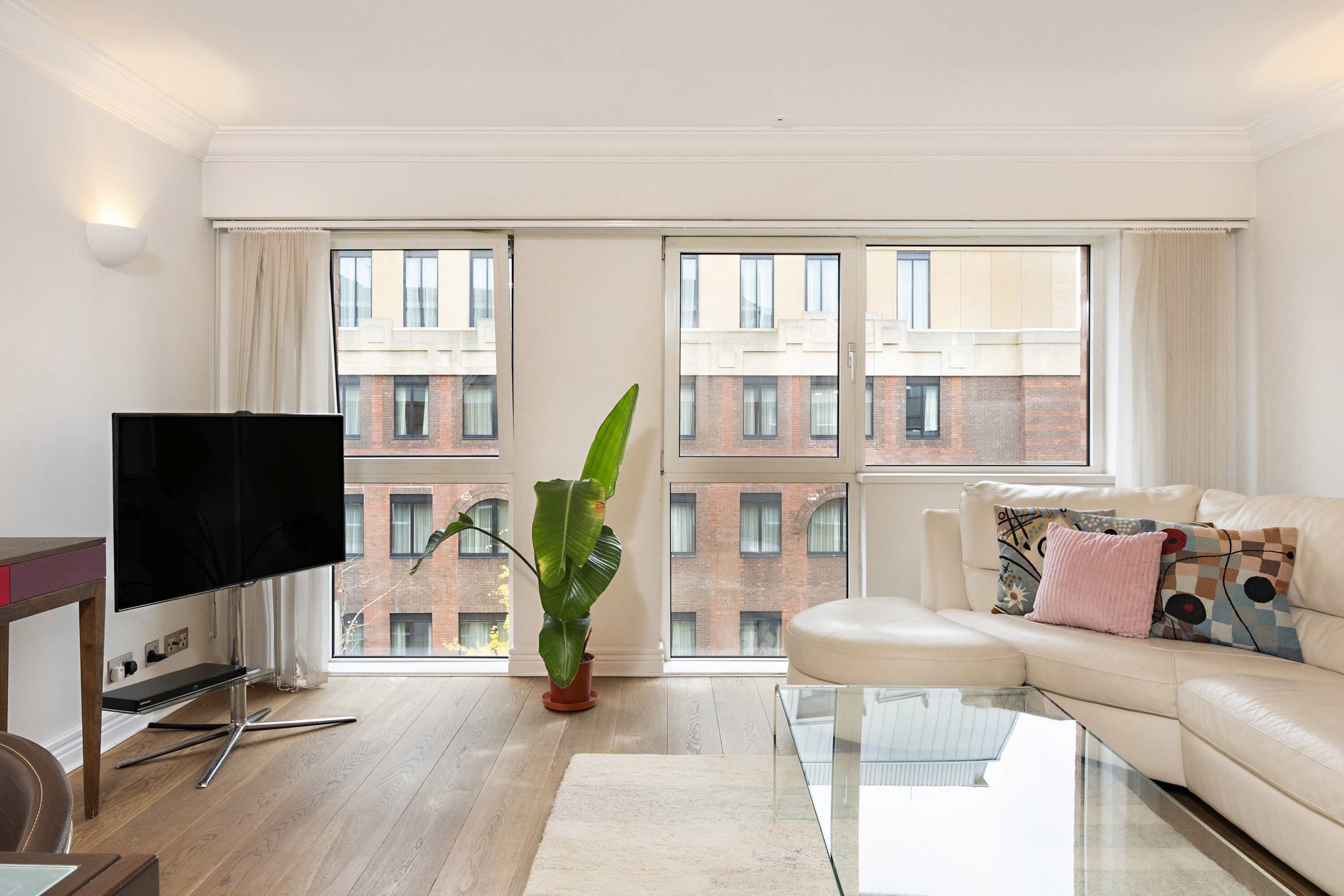 apartman, 1 kétszemélyes ágy, konyha, kilátással a városra (Charter House 18) | Nappalirész