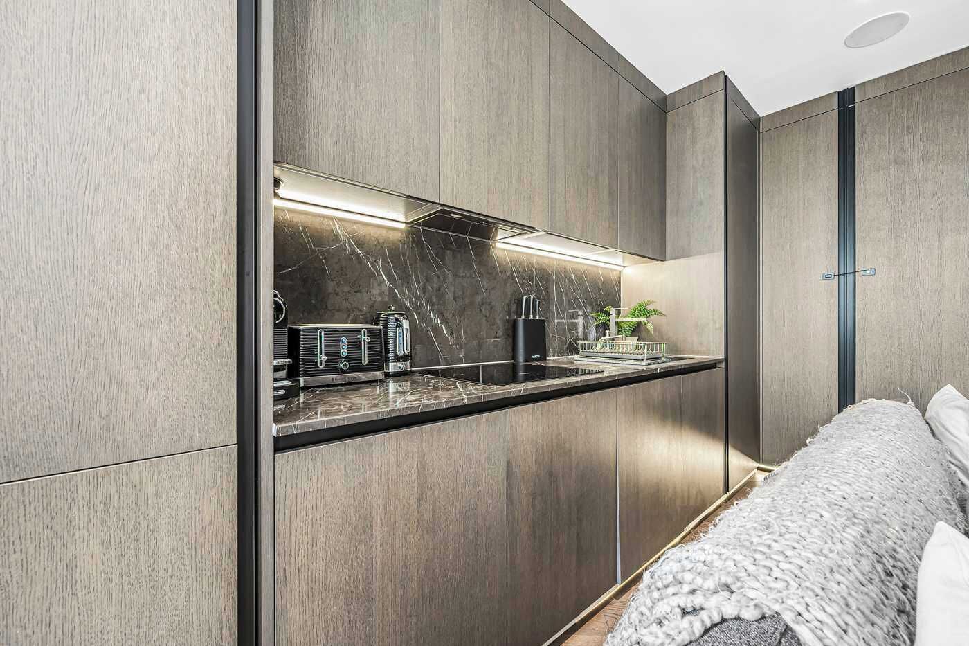 Apartment, Multiple Beds, Kitchen, Garden View (Bateman St 13, 2) | Interior