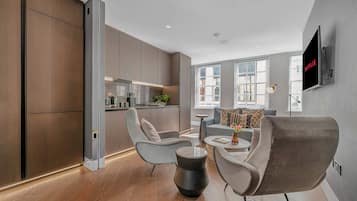 Apartment, 1 King Bed with Sofa bed, Kitchen, Garden View (Bateman St 13, 1) | Living area