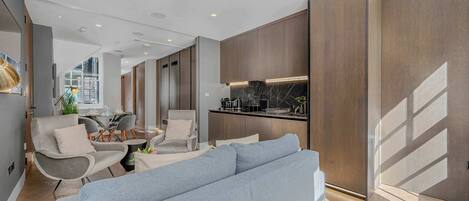 LÀgenhet - 1 kingsize-sÀng med bÀddsoffa - kök - utsikt mot trÀdgÄrden (Bateman St 13, 1) | Interiör