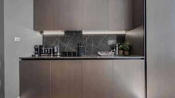 Apartment, 1 King Bed with Sofa bed, Kitchen, Garden View (Bateman St 13, 1) | Private kitchen